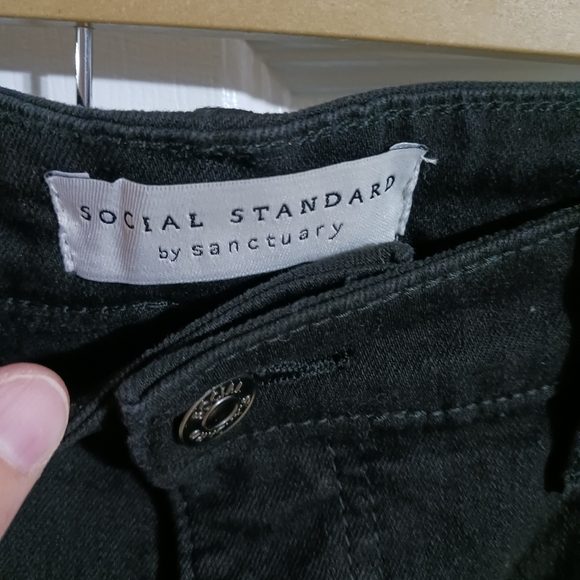 Social Standard by Sanctuary Black Jeans - Picture 6 of 8